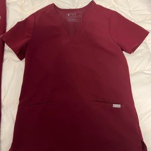 figs scrubs set , maroon, xs
